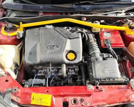 Червоний ВАЗ 1117 Калина, об'ємом двигуна 1.6 л та пробігом 250 тис. км за 1714 $, фото 10 на Automoto.ua