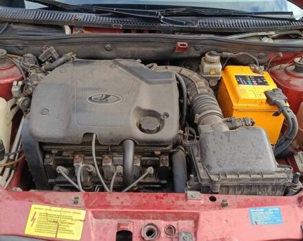 Красный ВАЗ 1117 Калина, объемом двигателя 1.6 л и пробегом 190 тыс. км за 2150 $, фото 6 на Automoto.ua