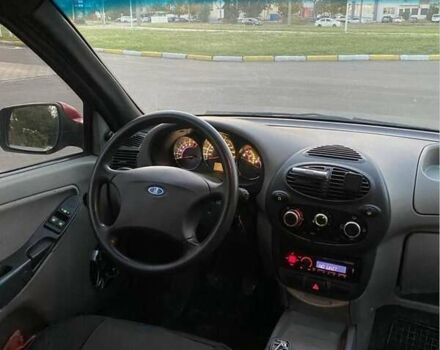 Красный ВАЗ 1117 Калина, объемом двигателя 1.4 л и пробегом 138 тыс. км за 2850 $, фото 6 на Automoto.ua