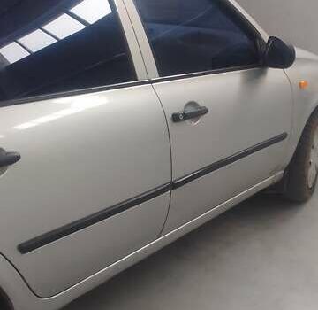 Серый ВАЗ 1117 Калина, объемом двигателя 1.6 л и пробегом 220 тыс. км за 2555 $, фото 4 на Automoto.ua