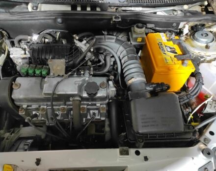 Сірий ВАЗ 1117 Калина, об'ємом двигуна 1.6 л та пробігом 200 тис. км за 2000 $, фото 8 на Automoto.ua