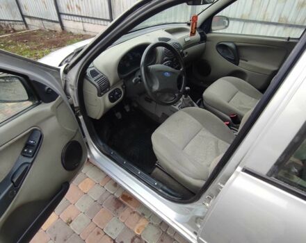 Сірий ВАЗ 1117 Калина, об'ємом двигуна 1.6 л та пробігом 200 тис. км за 2000 $, фото 12 на Automoto.ua