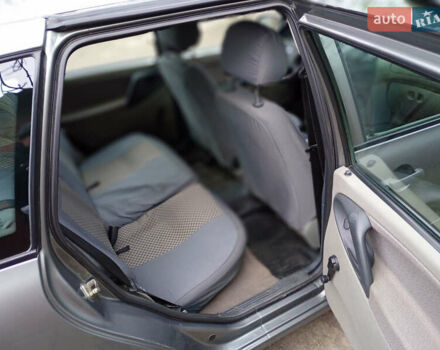 Серый ВАЗ 1117 Калина, объемом двигателя 1.6 л и пробегом 198 тыс. км за 2800 $, фото 10 на Automoto.ua