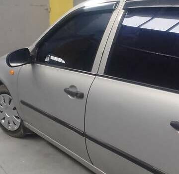 Серый ВАЗ 1117 Калина, объемом двигателя 1.6 л и пробегом 220 тыс. км за 2555 $, фото 3 на Automoto.ua