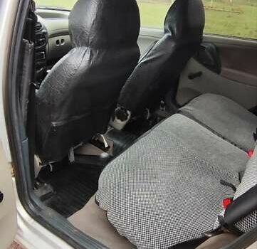 Серый ВАЗ 1117 Калина, объемом двигателя 1.6 л и пробегом 202 тыс. км за 2200 $, фото 1 на Automoto.ua