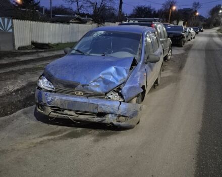 Синій ВАЗ 1117 Калина, об'ємом двигуна 1.6 л та пробігом 15 тис. км за 700 $, фото 1 на Automoto.ua