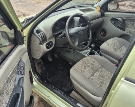 Зеленый ВАЗ 1117 Калина, объемом двигателя 1.6 л и пробегом 220 тыс. км за 1450 $, фото 4 на Automoto.ua