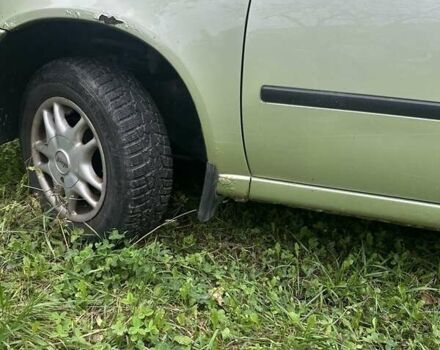 Зелений ВАЗ 1117 Калина, об'ємом двигуна 1.6 л та пробігом 330 тис. км за 1377 $, фото 4 на Automoto.ua