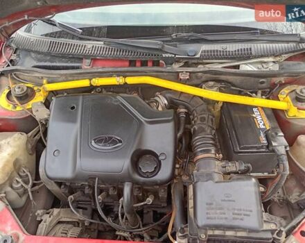 Красный ВАЗ 1119 Калина, объемом двигателя 1.6 л и пробегом 153 тыс. км за 2200 $, фото 5 на Automoto.ua