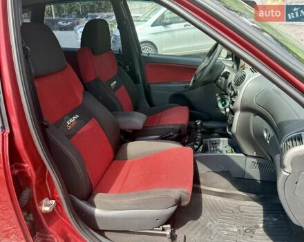 Красный ВАЗ 1119 Калина, объемом двигателя 1.6 л и пробегом 135 тыс. км за 3100 $, фото 9 на Automoto.ua