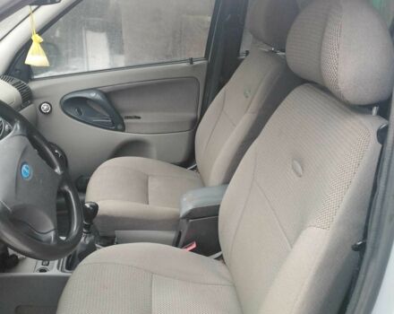 Сірий ВАЗ 1119 Калина, об'ємом двигуна 1.6 л та пробігом 183 тис. км за 2000 $, фото 7 на Automoto.ua