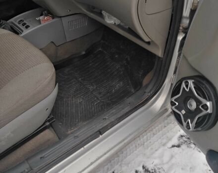 Сірий ВАЗ 1119 Калина, об'ємом двигуна 1.6 л та пробігом 183 тис. км за 2000 $, фото 3 на Automoto.ua