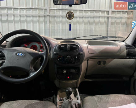 Зелений ВАЗ 1119 Калина, об'ємом двигуна 1.6 л та пробігом 198 тис. км за 2000 $, фото 13 на Automoto.ua