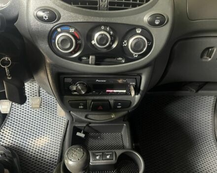 Серый ВАЗ 1119 Kalina Sport, объемом двигателя 1.6 л и пробегом 75 тыс. км за 5500 $, фото 7 на Automoto.ua