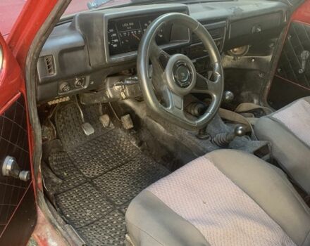 ВАЗ 131 2003 у Полтаві на Automoto.ua Червоний ВАЗ 131, об'ємом двигуна 1.7 л та пробігом 100 тис. км за 1600 $, фото 6 на Automoto.ua