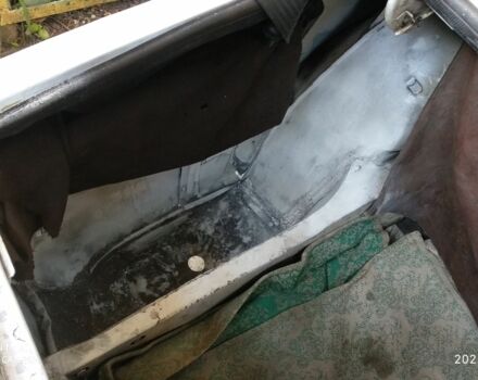 Белый ВАЗ 2101, объемом двигателя 1.2 л и пробегом 32 тыс. км за 476 $, фото 5 на Automoto.ua