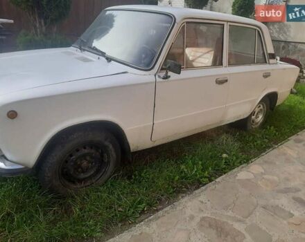 ВАЗ 2101 1976 в Черновцах на Automoto.ua Белый ВАЗ 2101, объемом двигателя 0 л и пробегом 100 тыс. км за 450 $, фото 1 на Automoto.ua