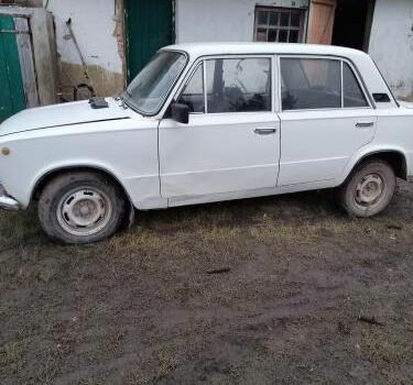ВАЗ 2101 1976 в Хмельницком на Automoto.ua Белый ВАЗ 2101, объемом двигателя 5 л и пробегом 2 тыс. км за 360 $, фото 5 на Automoto.ua