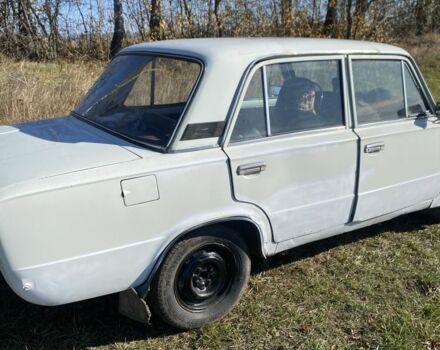 ВАЗ 2101 1977 в Виннице на Automoto.ua Белый ВАЗ 2101, объемом двигателя 1.3 л и пробегом 1000 тыс. км за 431 $, фото 2 на Automoto.ua