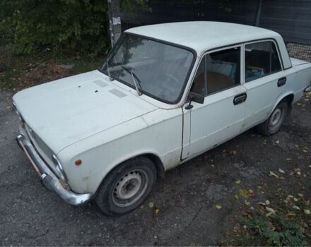 ВАЗ 2101 1977 в Запорожье на Automoto.ua Белый ВАЗ 2101, объемом двигателя 1.3 л и пробегом 300 тыс. км за 500 $, фото 2 на Automoto.ua