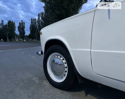 Белый ВАЗ 2101, объемом двигателя 1.2 л и пробегом 100 тыс. км за 900 $, фото 2 на Automoto.ua