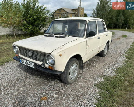 Белый ВАЗ 2101, объемом двигателя 1.2 л и пробегом 100 тыс. км за 450 $, фото 3 на Automoto.ua
