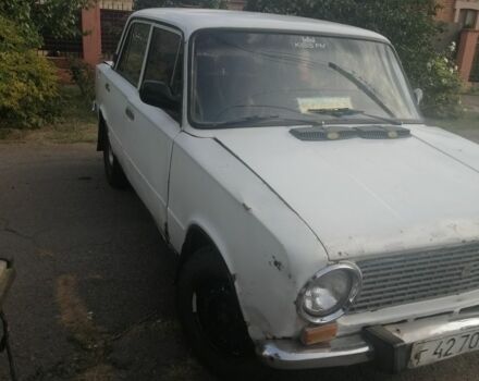 Белый ВАЗ 2101, объемом двигателя 1 л и пробегом 300 тыс. км за 258 $, фото 2 на Automoto.ua