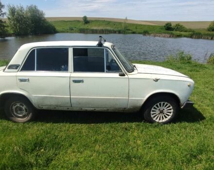 Белый ВАЗ 2101, объемом двигателя 1 л и пробегом 350 тыс. км за 328 $, фото 2 на Automoto.ua