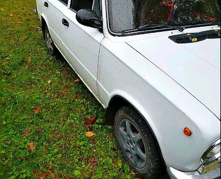 ВАЗ 2101 1987 в Сторожинце на Automoto.ua Белый ВАЗ 2101, объемом двигателя 1.3 л и пробегом 120 тыс. км за 750 $, фото 4 на Automoto.ua