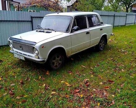 ВАЗ 2101 1987 в Сторожинце на Automoto.ua Белый ВАЗ 2101, объемом двигателя 1.3 л и пробегом 120 тыс. км за 750 $, фото 4 на Automoto.ua