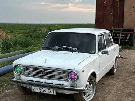 ВАЗ 2101 1972 в Беляевке на Automoto.ua Белый ВАЗ 2101, объемом двигателя 1.7 л и пробегом 333 тыс. км за 678 $, фото 1 на Automoto.ua