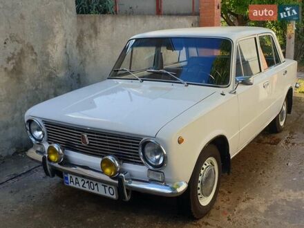 ВАЗ 2101 1974 у Києві на Automoto.ua Білий ВАЗ 2101, об'ємом двигуна 1.2 л та пробігом 50 тис. км за 2500 $, фото 1 на Automoto.ua