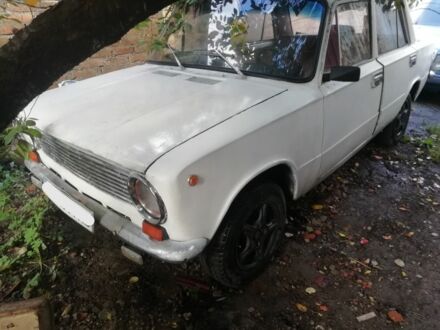 ВАЗ 2101 1977 в Виннице на Automoto.ua Белый ВАЗ 2101, объемом двигателя 1.3 л и пробегом 35 тыс. км за 314 $, фото 1 на Automoto.ua