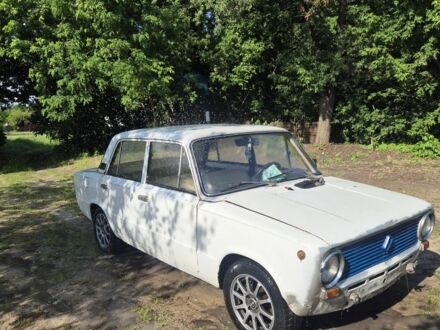 ВАЗ 2101 1977 в Киеве на Automoto.ua Белый ВАЗ 2101, объемом двигателя 0 л и пробегом 55 тыс. км за 269 $, фото 1 на Automoto.ua