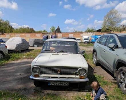 Белый ВАЗ 2101, объемом двигателя 1.2 л и пробегом 100 тыс. км за 300 $, фото 1 на Automoto.ua