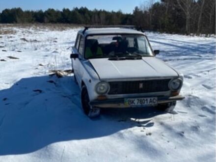 ВАЗ 2101 1978 в Ровно на Automoto.ua Белый ВАЗ 2101, объемом двигателя 1.5 л и пробегом 716 тыс. км за 450 $, фото 1 на Automoto.ua