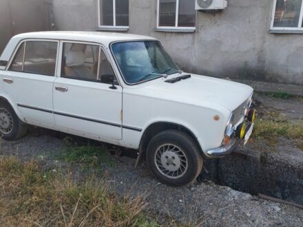 ВАЗ 2101 1978 в Черновцах на Automoto.ua Белый ВАЗ 2101, объемом двигателя 0 л и пробегом 1 тыс. км за 675 $, фото 1 на Automoto.ua