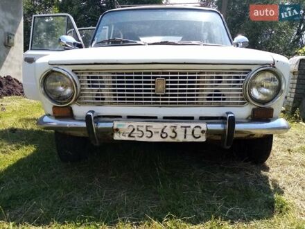 ВАЗ 2101 1979 у Перемышлянах на Automoto.ua Білий ВАЗ 2101, об'ємом двигуна 0 л та пробігом 188 тис. км за 220 $, фото 1 на Automoto.ua