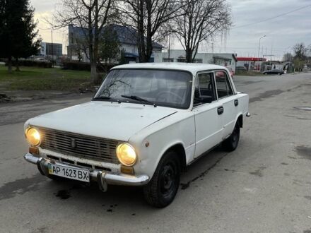 ВАЗ 2101 1979 у Мукачеве на Automoto.ua Білий ВАЗ 2101, об'ємом двигуна 0 л та пробігом 1000 тис. км за 380 $, фото 1 на Automoto.ua