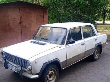 Белый ВАЗ 2101, объемом двигателя 1.1 л и пробегом 180 тыс. км за 400 $, фото 1 на Automoto.ua