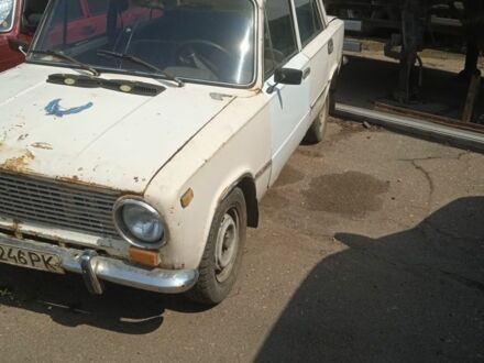 ВАЗ 2101 1986 в Черкассах на Automoto.ua Белый ВАЗ 2101, объемом двигателя 0 л и пробегом 9 тыс. км за 411 $, фото 1 на Automoto.ua