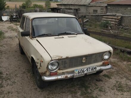 ВАЗ 2101 1973 у Змиеве на Automoto.ua Бежевий ВАЗ 2101, об'ємом двигуна 1.2 л та пробігом 11 тис. км за 350 $, фото 1 на Automoto.ua