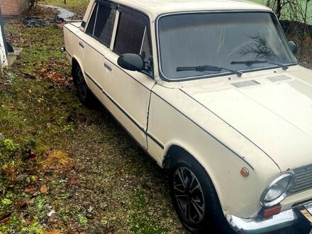 ВАЗ 2101 1976 у Миргороде на Automoto.ua Бежевий ВАЗ 2101, об'ємом двигуна 1.5 л та пробігом 0 тис. км за 500 $, фото 1 на Automoto.ua