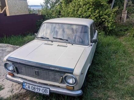 ВАЗ 2101 1983 у Каневе на Automoto.ua Бежевий ВАЗ 2101, об'ємом двигуна 1.2 л та пробігом 300 тис. км за 460 $, фото 1 на Automoto.ua