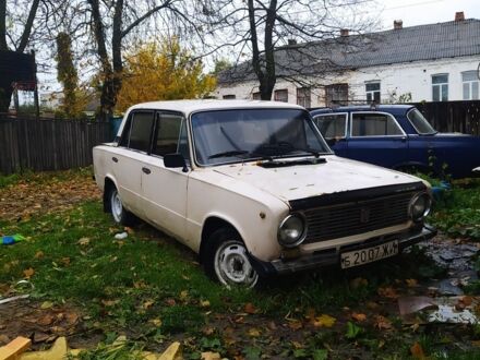 ВАЗ 2101 1985 в Радомышле на Automoto.ua Бежевый ВАЗ 2101, объемом двигателя 1 л и пробегом 100 тыс. км за 400 $, фото 1 на Automoto.ua