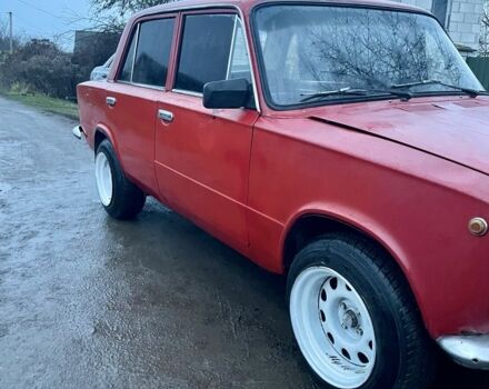 Красный ВАЗ 2101, объемом двигателя 1.2 л и пробегом 300 тыс. км за 713 $, фото 5 на Automoto.ua