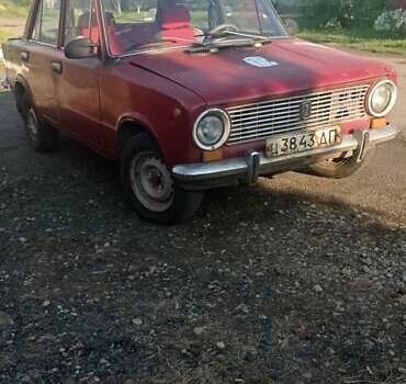 Красный ВАЗ 2101, объемом двигателя 1.3 л и пробегом 150 тыс. км за 450 $, фото 2 на Automoto.ua