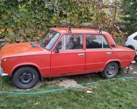 Красный ВАЗ 2101, объемом двигателя 1.29 л и пробегом 300 тыс. км за 600 $, фото 1 на Automoto.ua