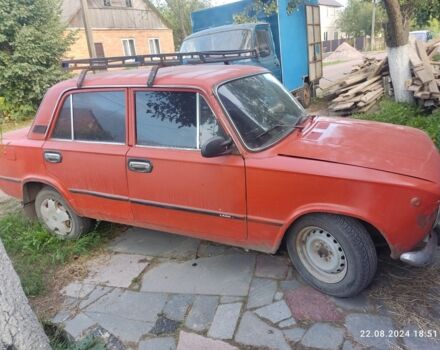 Красный ВАЗ 2101, объемом двигателя 1 л и пробегом 100 тыс. км за 437 $, фото 1 на Automoto.ua