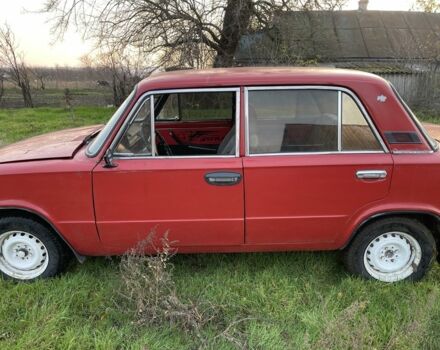 Красный ВАЗ 2101, объемом двигателя 1.3 л и пробегом 400 тыс. км за 354 $, фото 4 на Automoto.ua